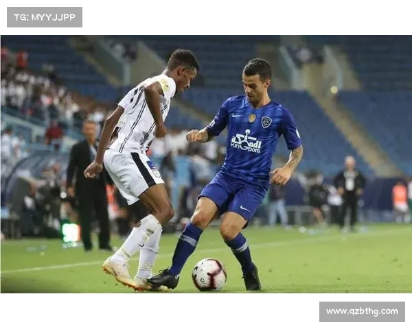 如何通过战术调整与人员轮换让小卢卡斯在巴黎队中赢得首发位置